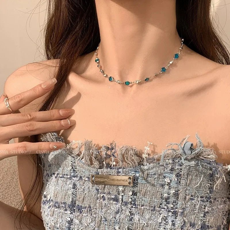 women’s fashion choker